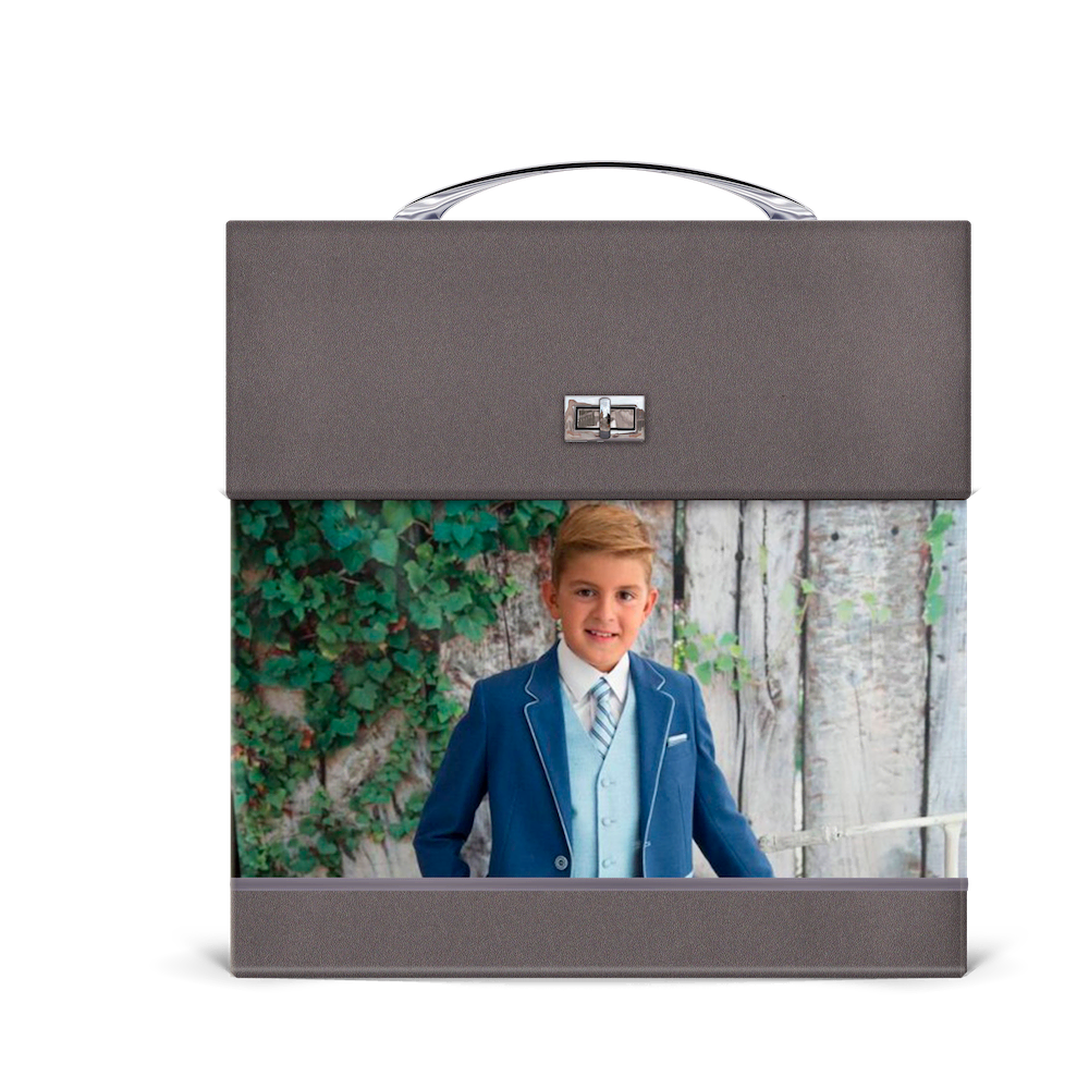 Maleta berenjena-niño-cristinacaballero